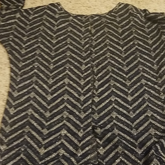 Navy and silver Chevron top - Picture 2 of 2